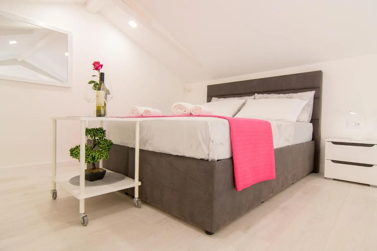 Apartman Giove Pula 0*,  Croácia